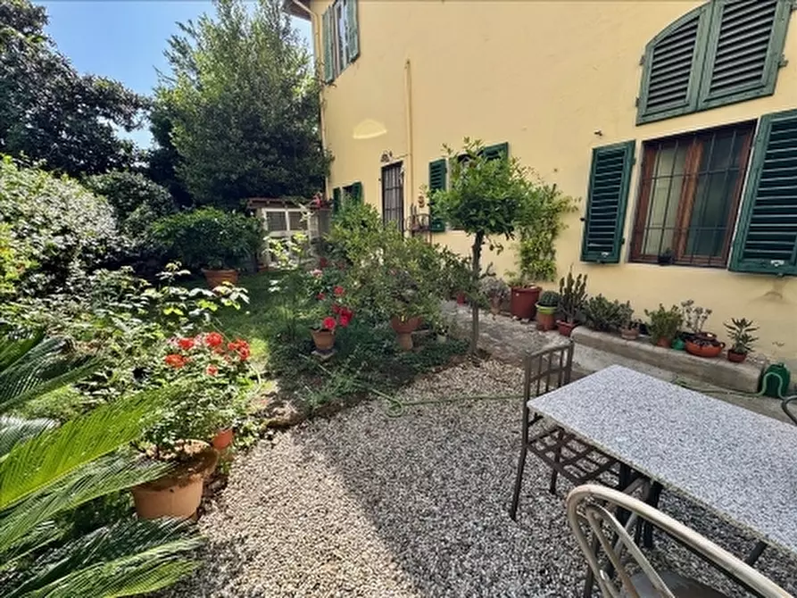 Immagine 30 di Appartamento in vendita  a Firenze