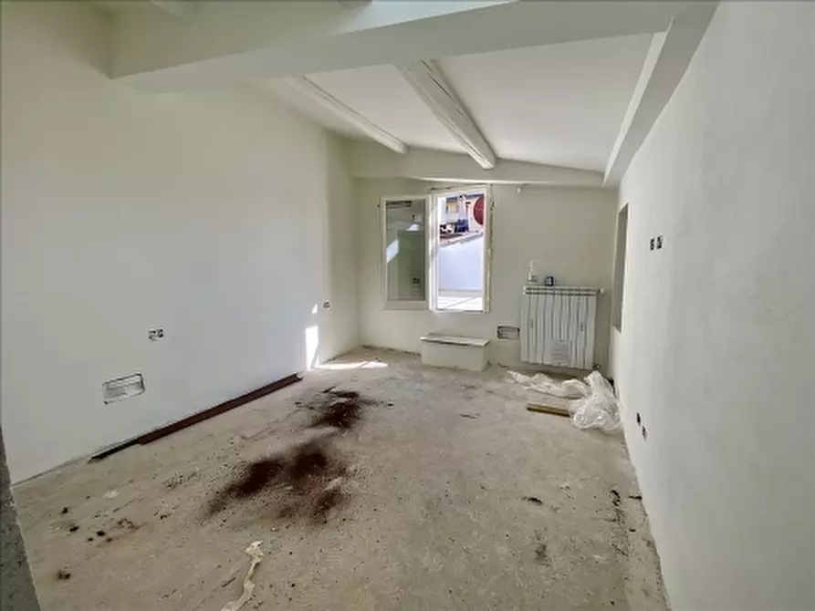 Immagine 17 di Appartamento in vendita  a Firenze