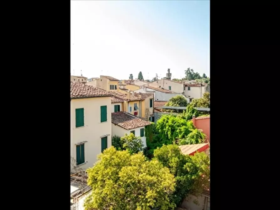 Immagine 22 di Appartamento in vendita  a Firenze