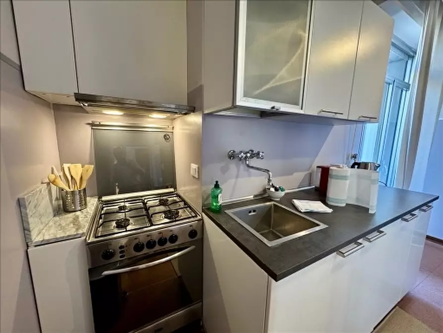 Immagine 12 di Appartamento in affitto  a Firenze