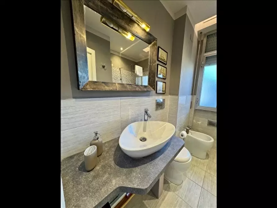 Immagine 18 di Appartamento in affitto  a Firenze