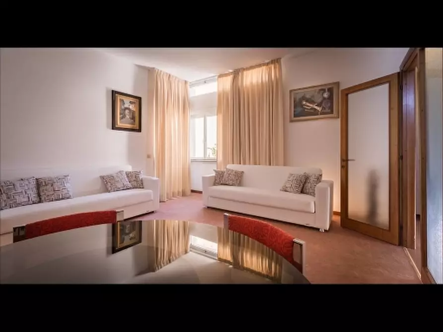 Immagine 3 di Appartamento in vendita  a Firenze