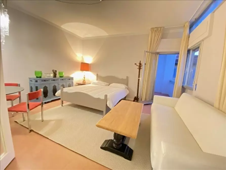 Immagine 4 di Appartamento in vendita  a Firenze