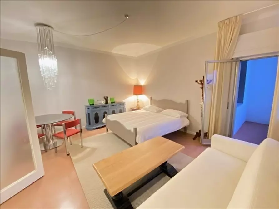 Immagine 6 di Appartamento in vendita  a Firenze