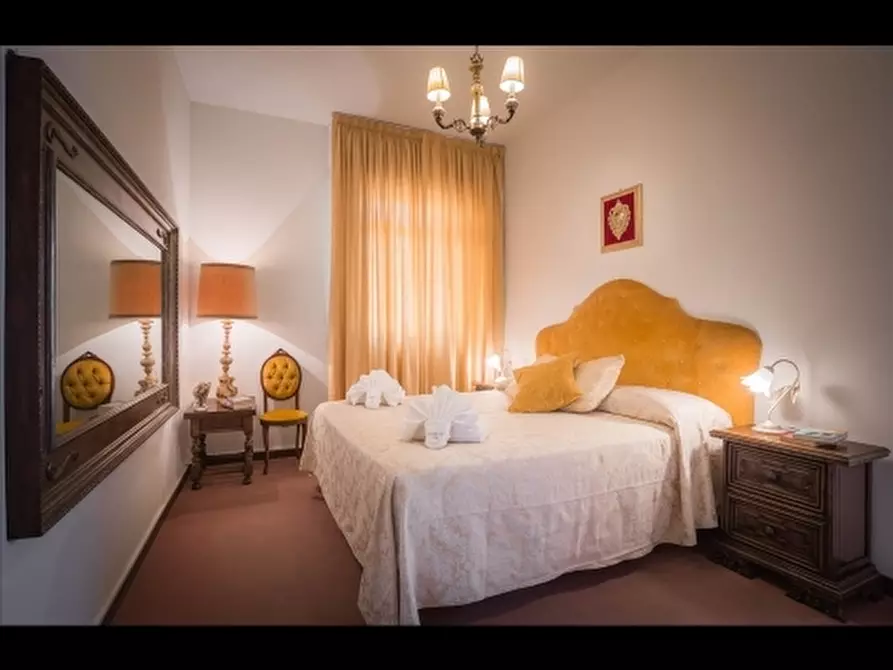 Immagine 8 di Appartamento in vendita  a Firenze