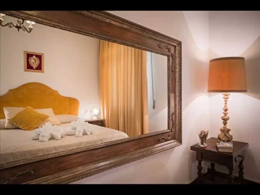 Immagine 9 di Appartamento in vendita  a Firenze