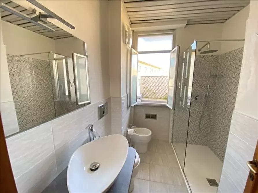 Immagine 13 di Appartamento in vendita  a Firenze