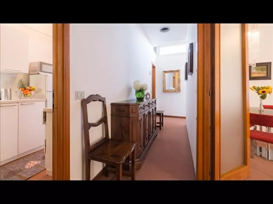 Immagine 16 di Appartamento in vendita  a Firenze