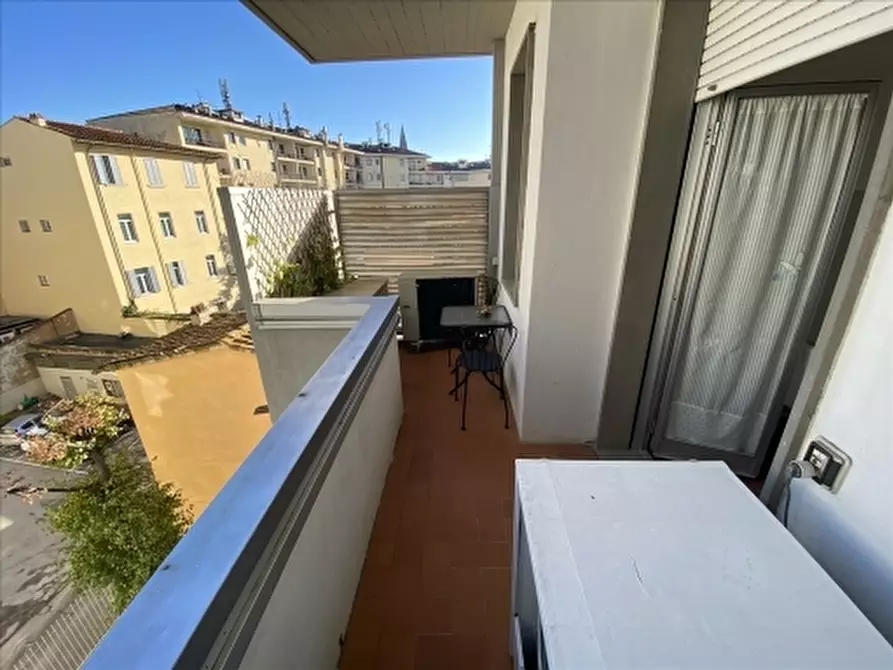 Immagine 17 di Appartamento in vendita  a Firenze