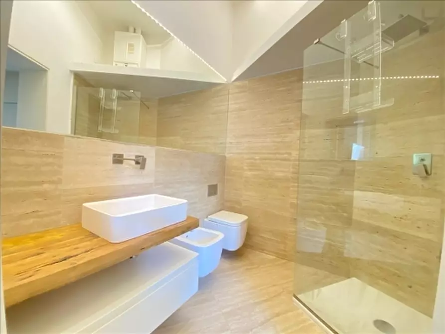 Immagine 11 di Appartamento in affitto  a Firenze