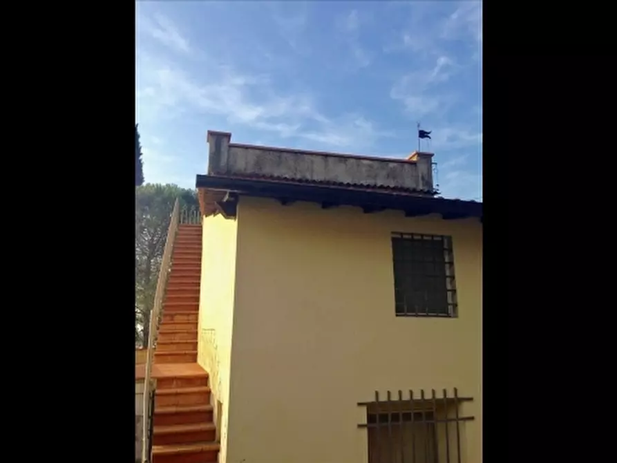 Immagine 4 di Villa in vendita  a Sesto Fiorentino