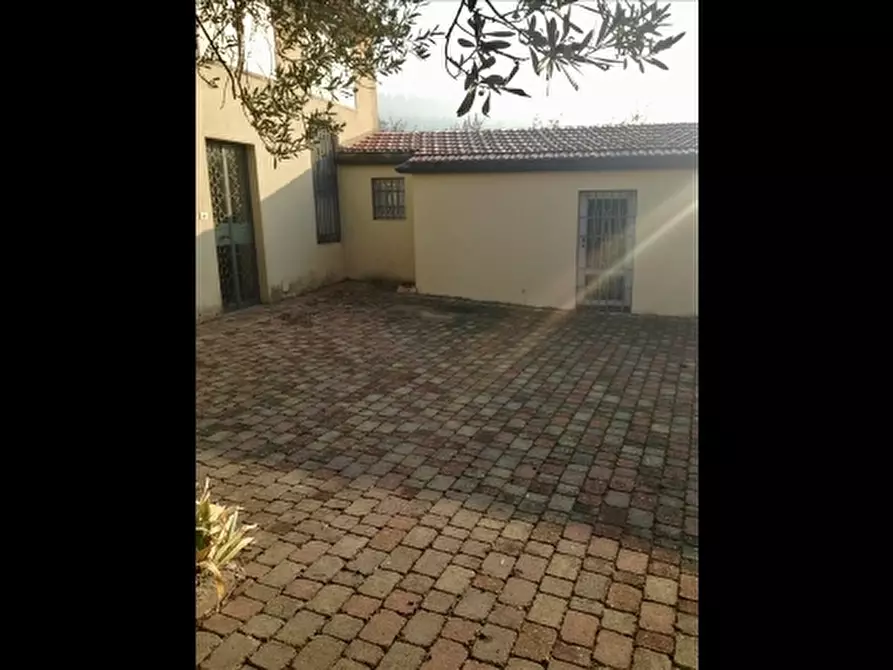 Immagine 6 di Villa in vendita  a Sesto Fiorentino