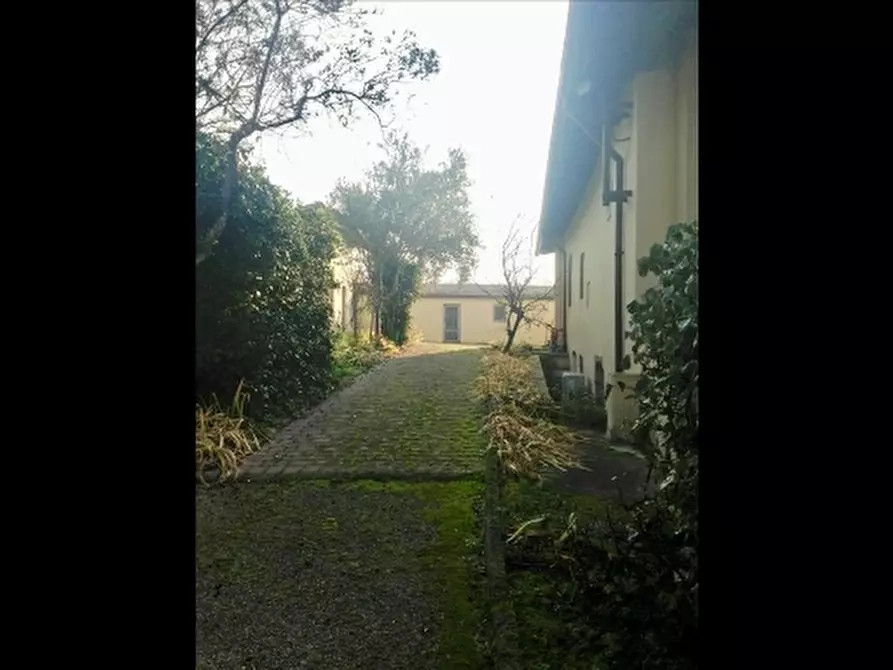 Immagine 9 di Villa in vendita  a Sesto Fiorentino