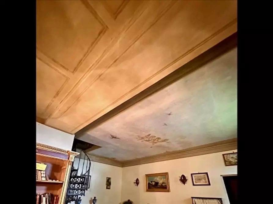 Immagine 14 di Villa in vendita  a Sesto Fiorentino