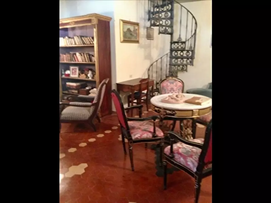 Immagine 15 di Villa in vendita  a Sesto Fiorentino