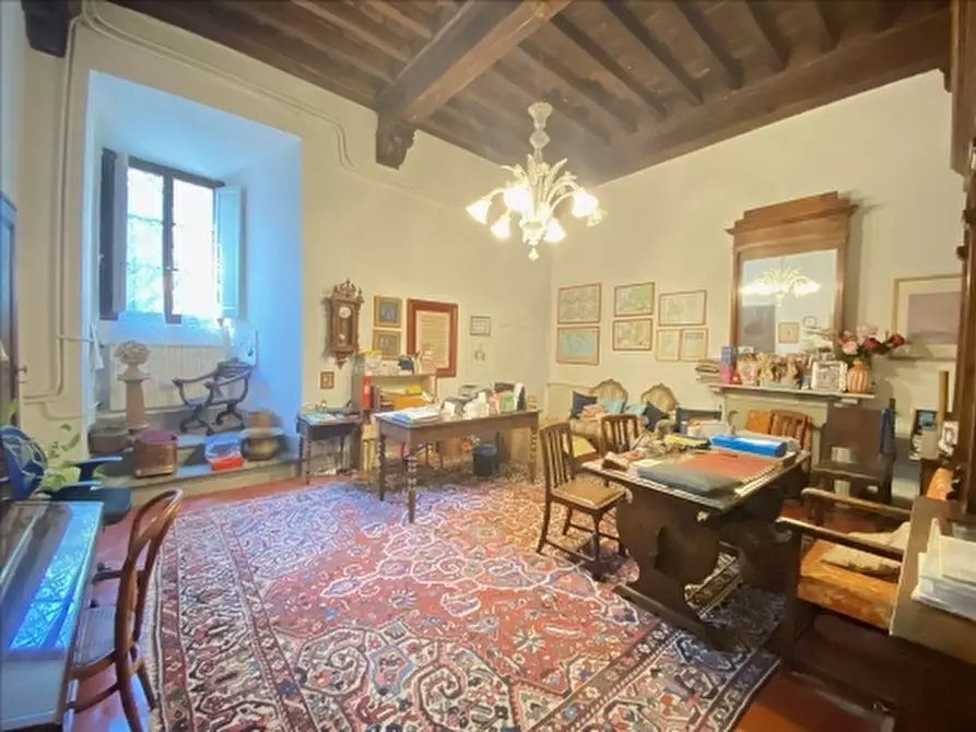 Immagine 6 di Villa in vendita  a Firenze