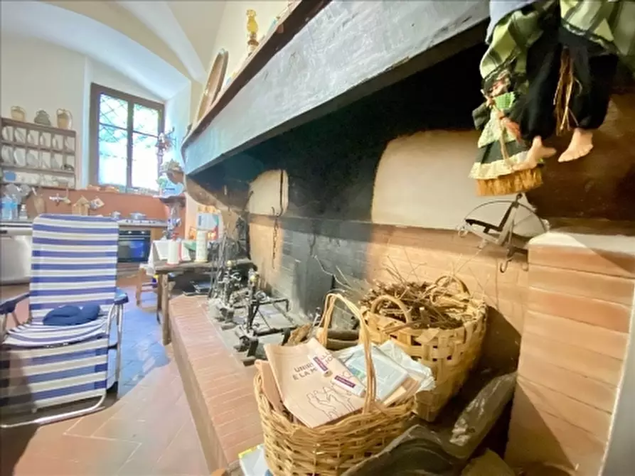 Immagine 11 di Villa in vendita  a Firenze