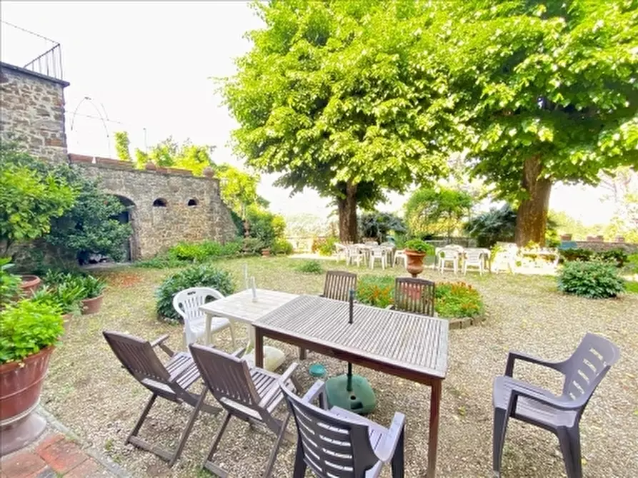 Immagine 14 di Villa in vendita  a Firenze