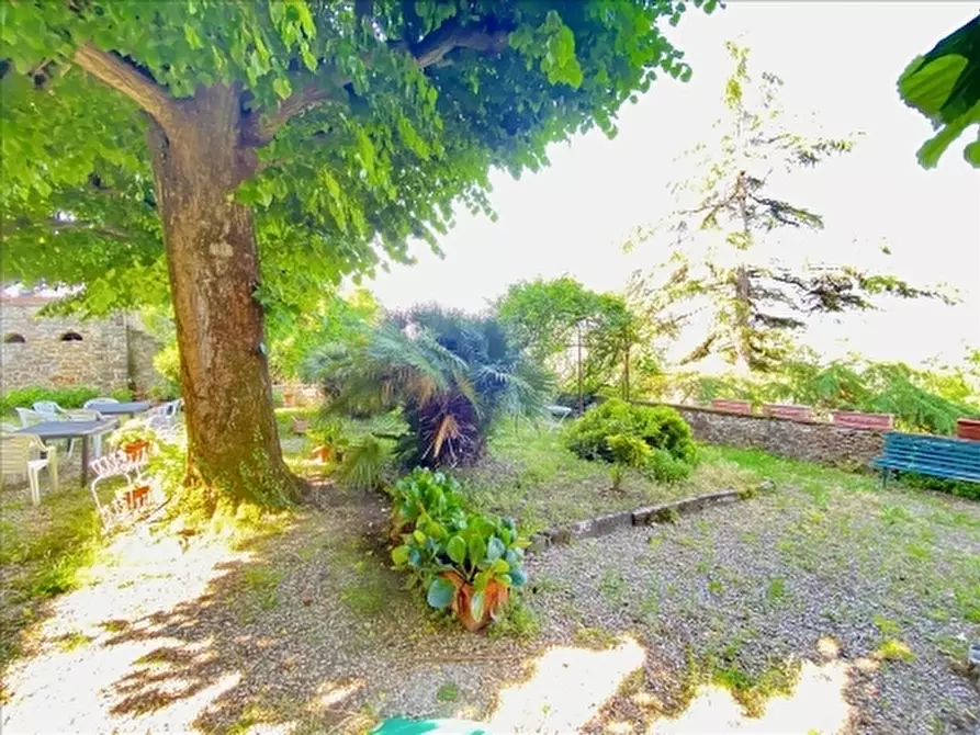 Immagine 17 di Villa in vendita  a Firenze