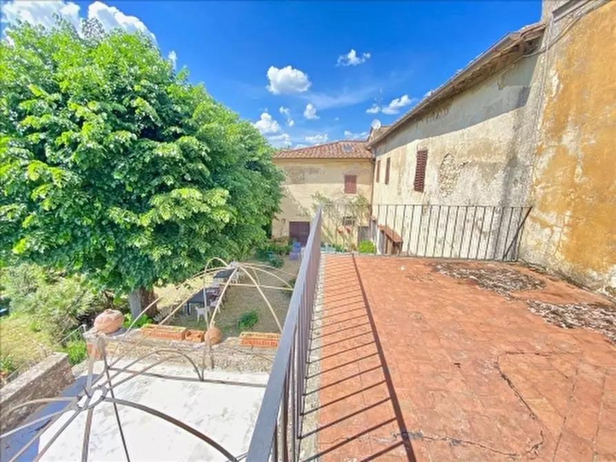 Immagine 21 di Villa in vendita  a Firenze