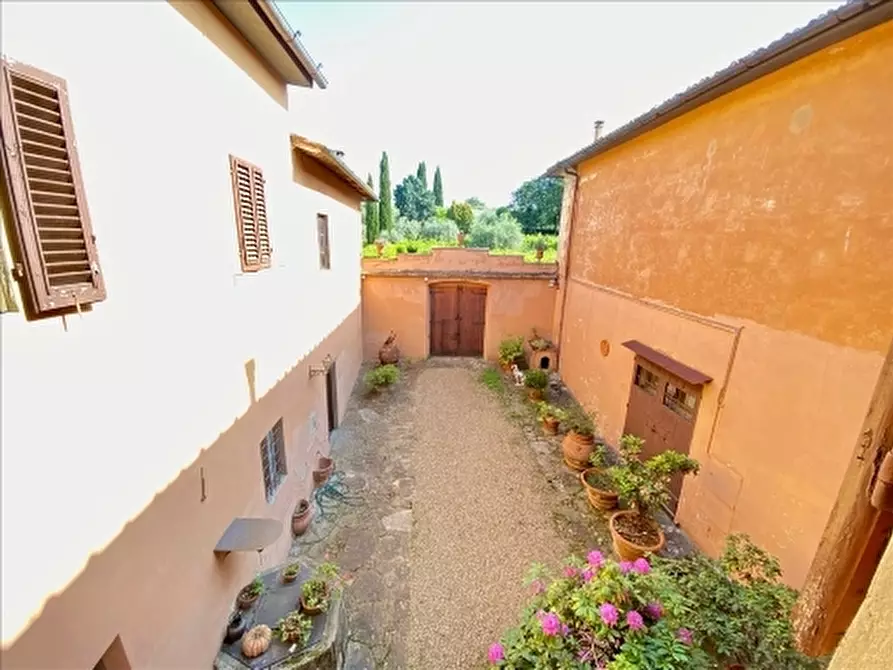 Immagine 24 di Villa in vendita  a Firenze