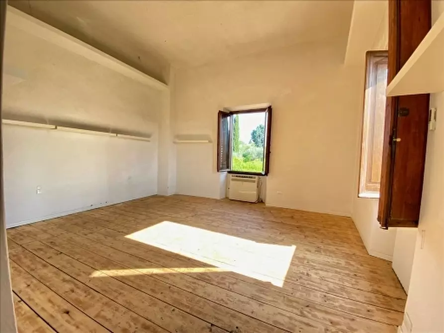 Immagine 28 di Villa in vendita  a Firenze