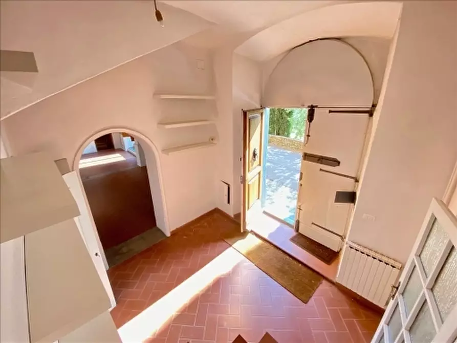 Immagine 34 di Villa in vendita  a Firenze