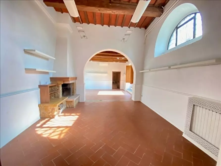 Immagine 41 di Villa in vendita  a Firenze