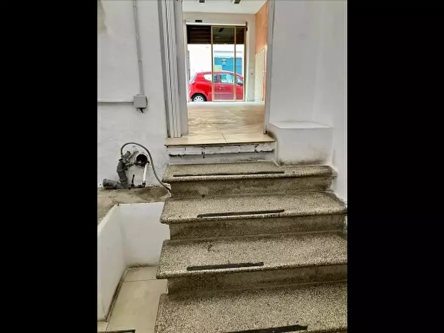 Immagine 3 di Negozio in affitto  a Firenze