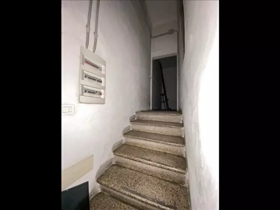 Immagine 9 di Negozio in affitto  a Firenze