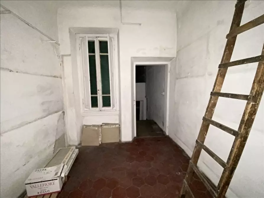 Immagine 10 di Negozio in affitto  a Firenze