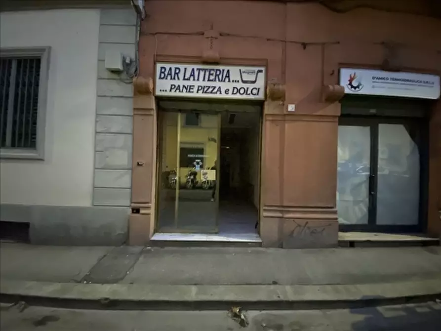 Immagine 15 di Negozio in affitto  a Firenze