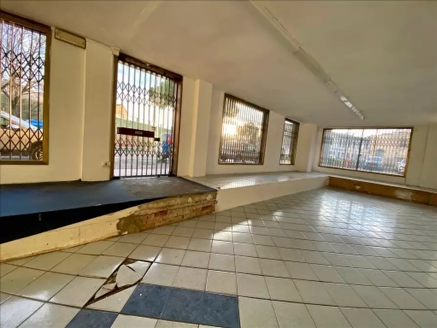 Immagine 3 di Negozio in affitto  a Firenze