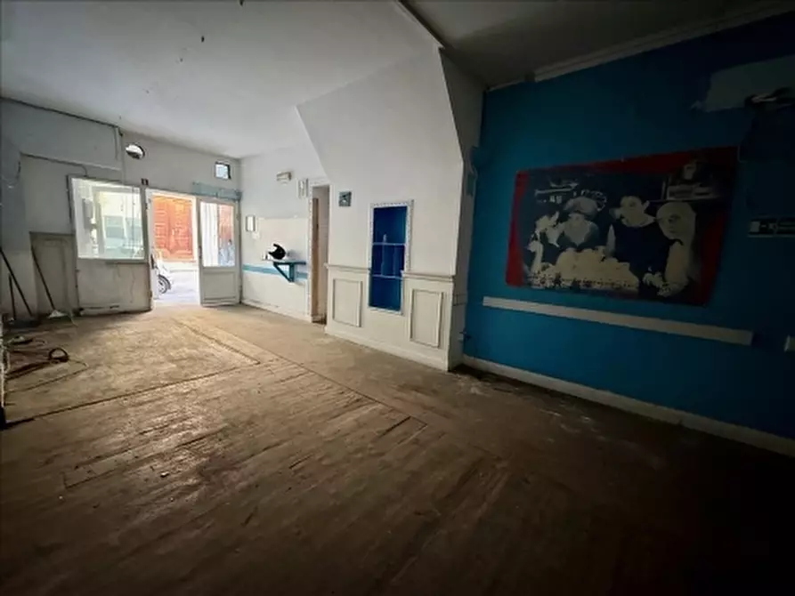 Immagine 5 di Negozio in affitto  a Firenze