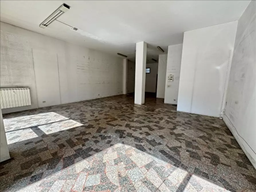 Immagine 3 di Negozio in affitto  a Firenze