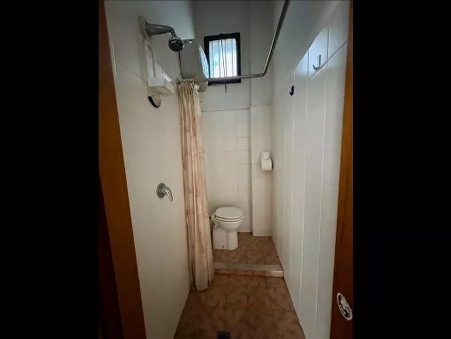 Immagine 8 di Negozio in affitto  a Firenze