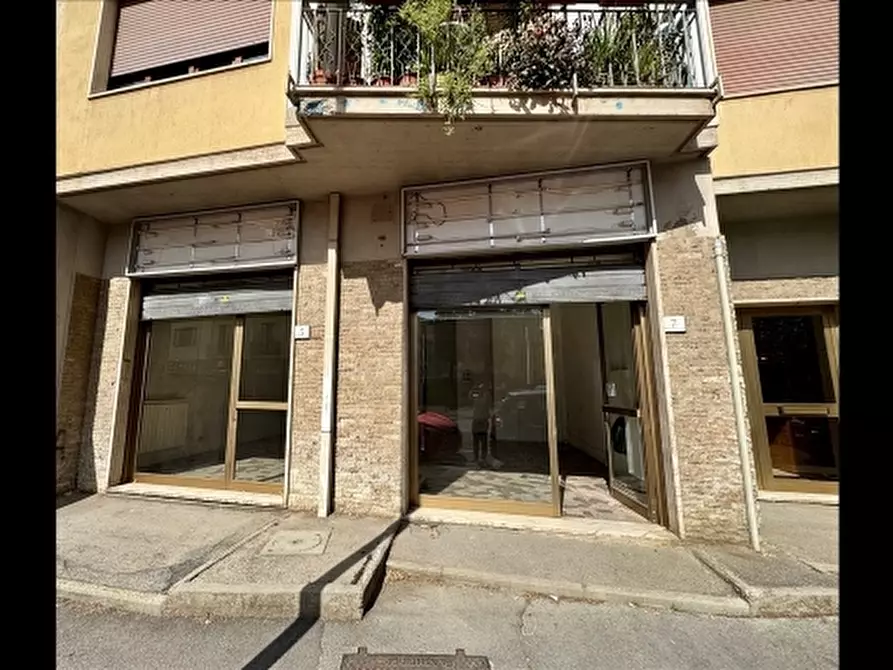 Immagine 9 di Negozio in affitto  a Firenze