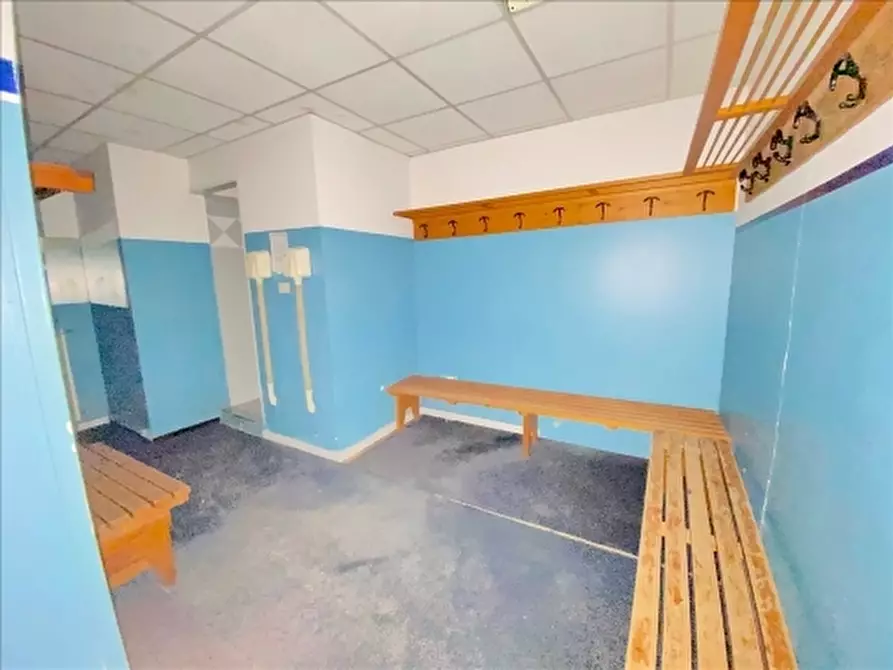 Immagine 17 di Negozio in affitto  a Firenze