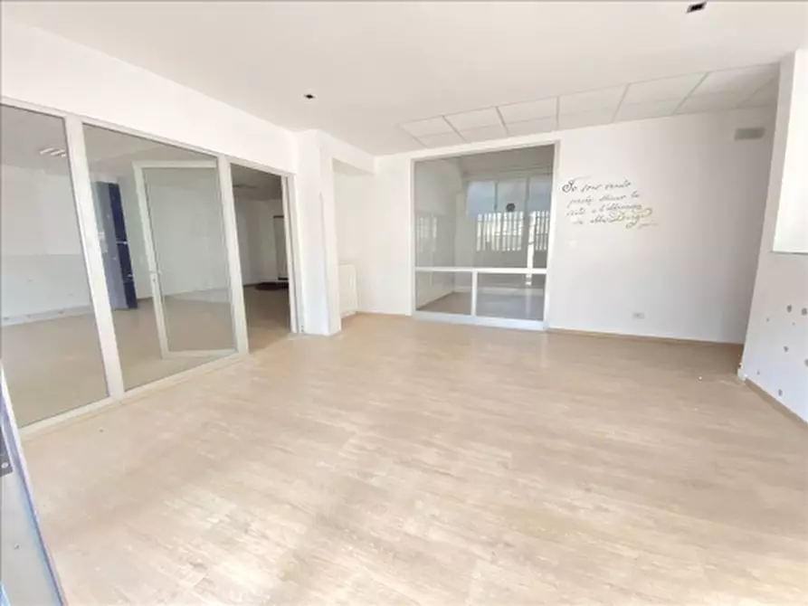 Immagine 2 di Magazzino in affitto  a Firenze