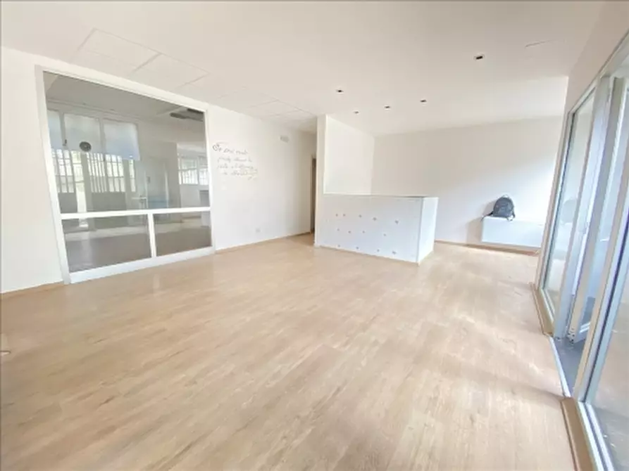 Immagine 3 di Magazzino in affitto  a Firenze