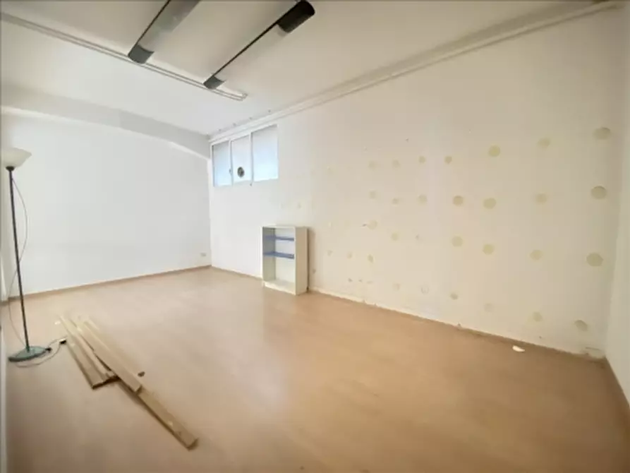Immagine 7 di Magazzino in affitto  a Firenze