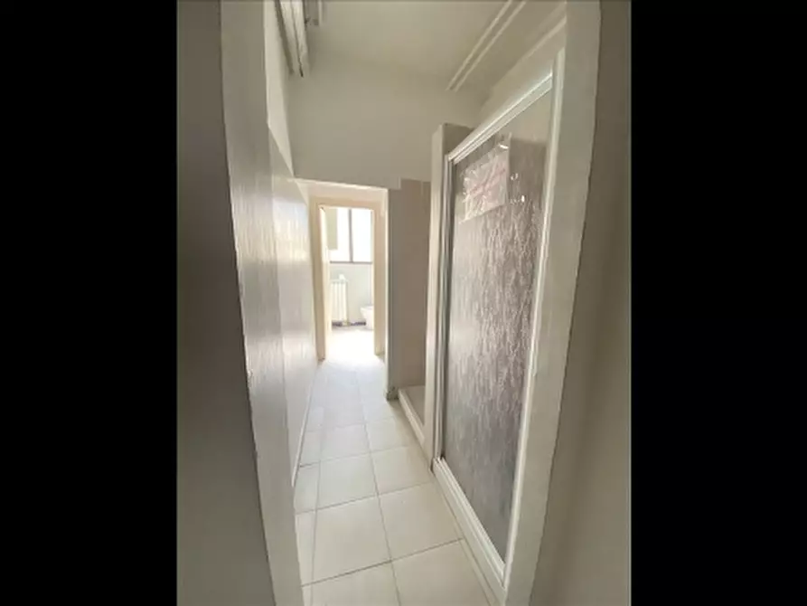 Immagine 14 di Magazzino in affitto  a Firenze