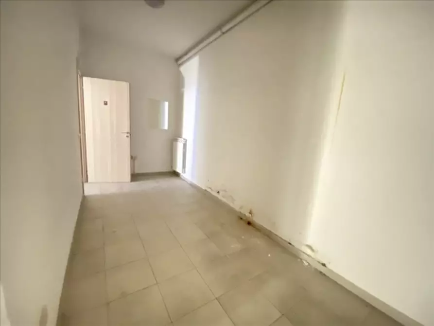 Immagine 15 di Magazzino in affitto  a Firenze