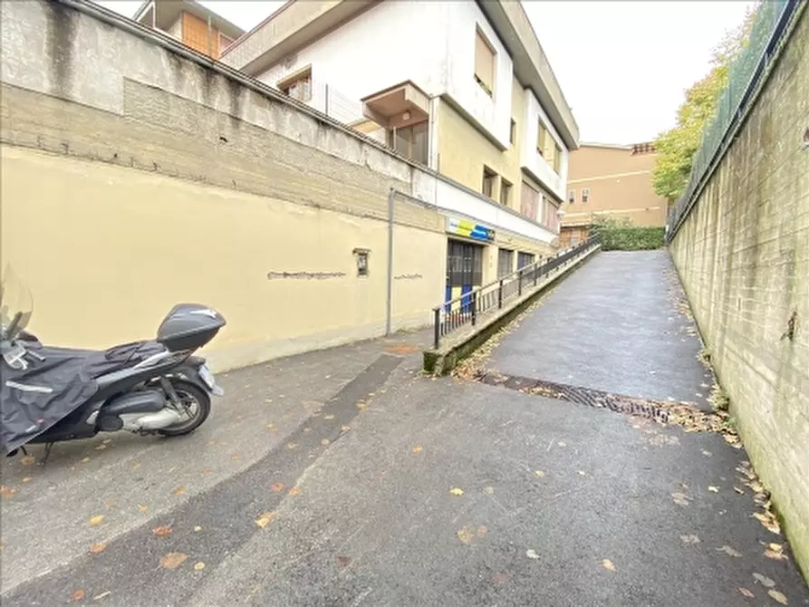 Immagine 19 di Magazzino in affitto  a Firenze