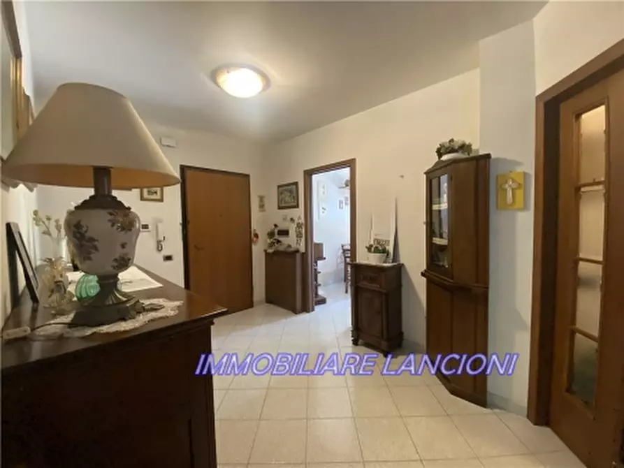 Immagine 1 di Appartamento in vendita  a Scandicci