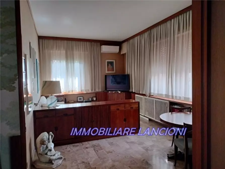 Immagine 1 di Appartamento in vendita  a Scandicci