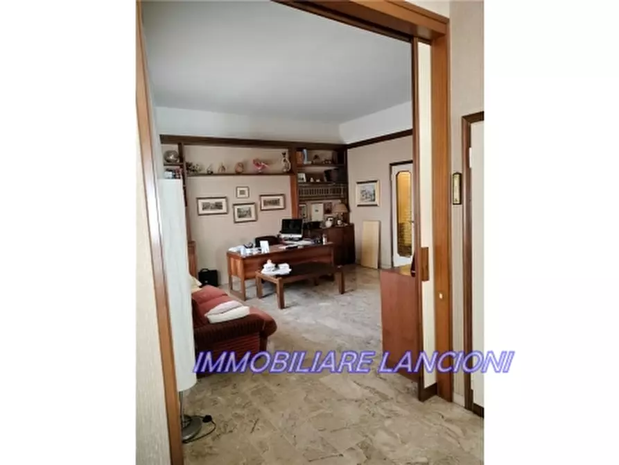 Immagine 8 di Appartamento in vendita  a Scandicci