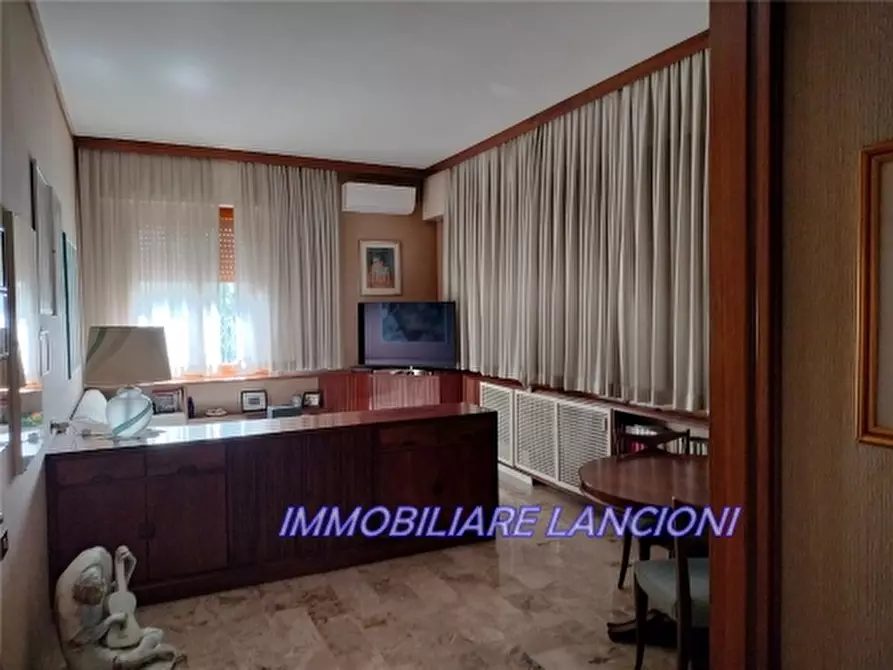 Immagine 12 di Appartamento in vendita  a Scandicci