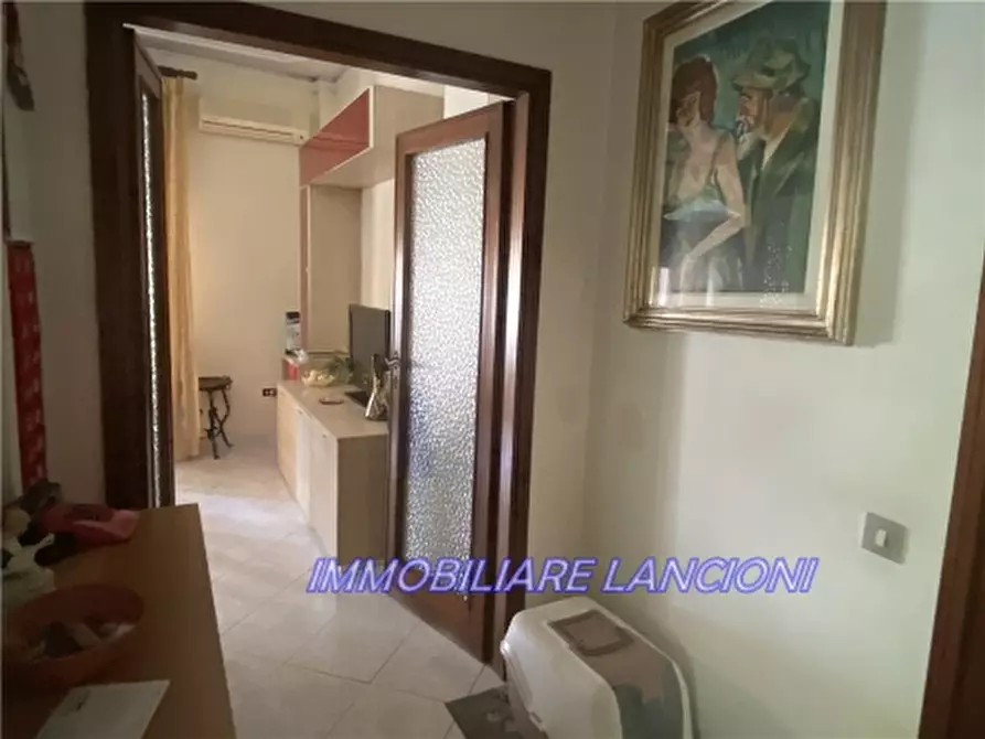 Immagine 2 di Appartamento in vendita  a Lastra A Signa