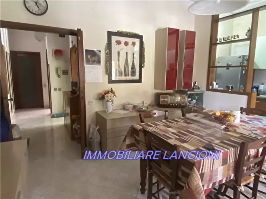 Immagine 3 di Appartamento in vendita  a Lastra A Signa